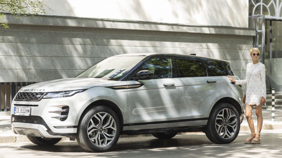 Деница Гергова отново лице на Range Rover Evoque в България