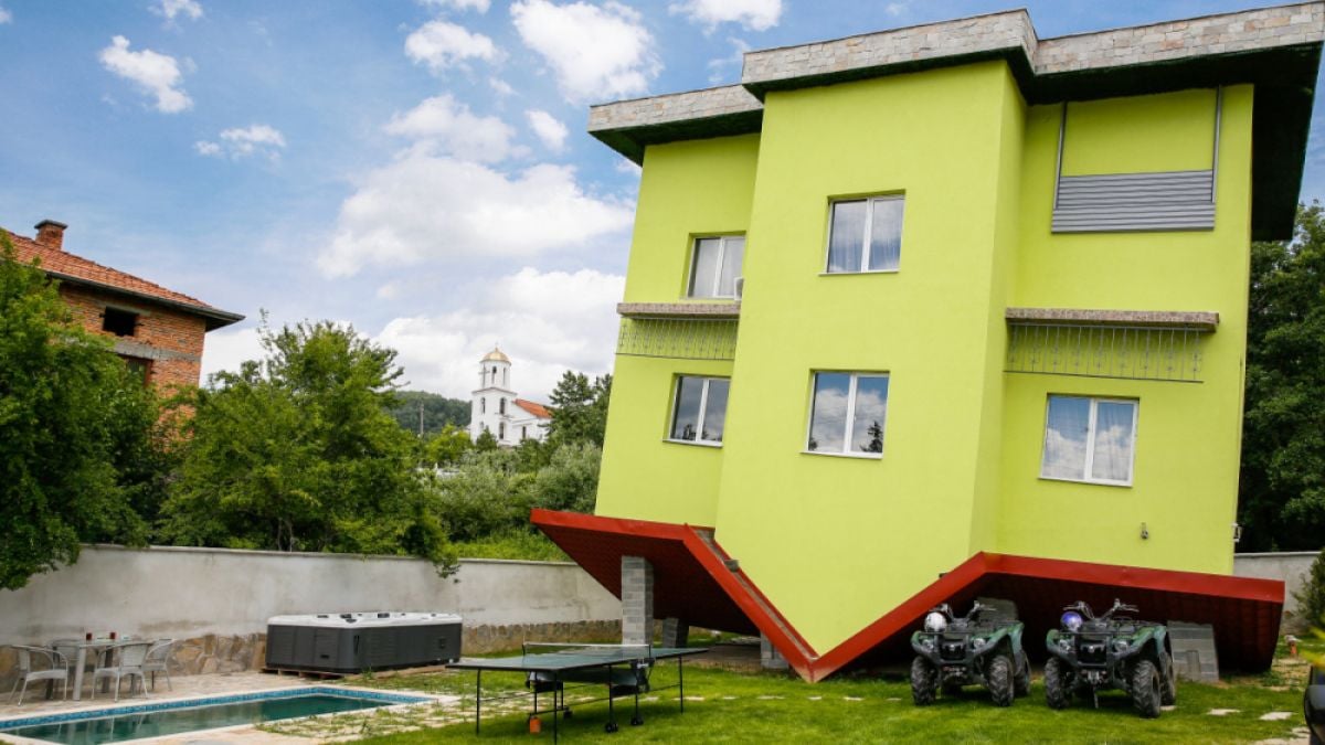 Собственикът на обърнатата къща заключи инспекторите от ДФ “Земеделие”