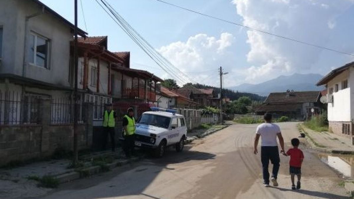 Първи СНИМКИ от акцията на ГДБОП и спецпрокуратурата в Берковица и Видин 