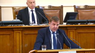 Падна главата на шефа на "Военна информация"