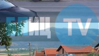Ексклузивно и само в БЛИЦ: Първи СНИМКИ от циганския погром в Розино, цялото село трепери