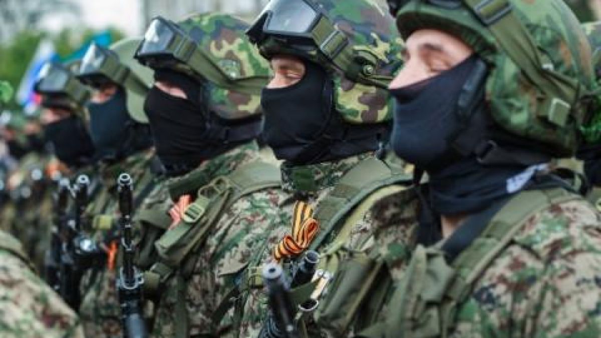 Какво става?! Русия вдигна хиляди военни на крак