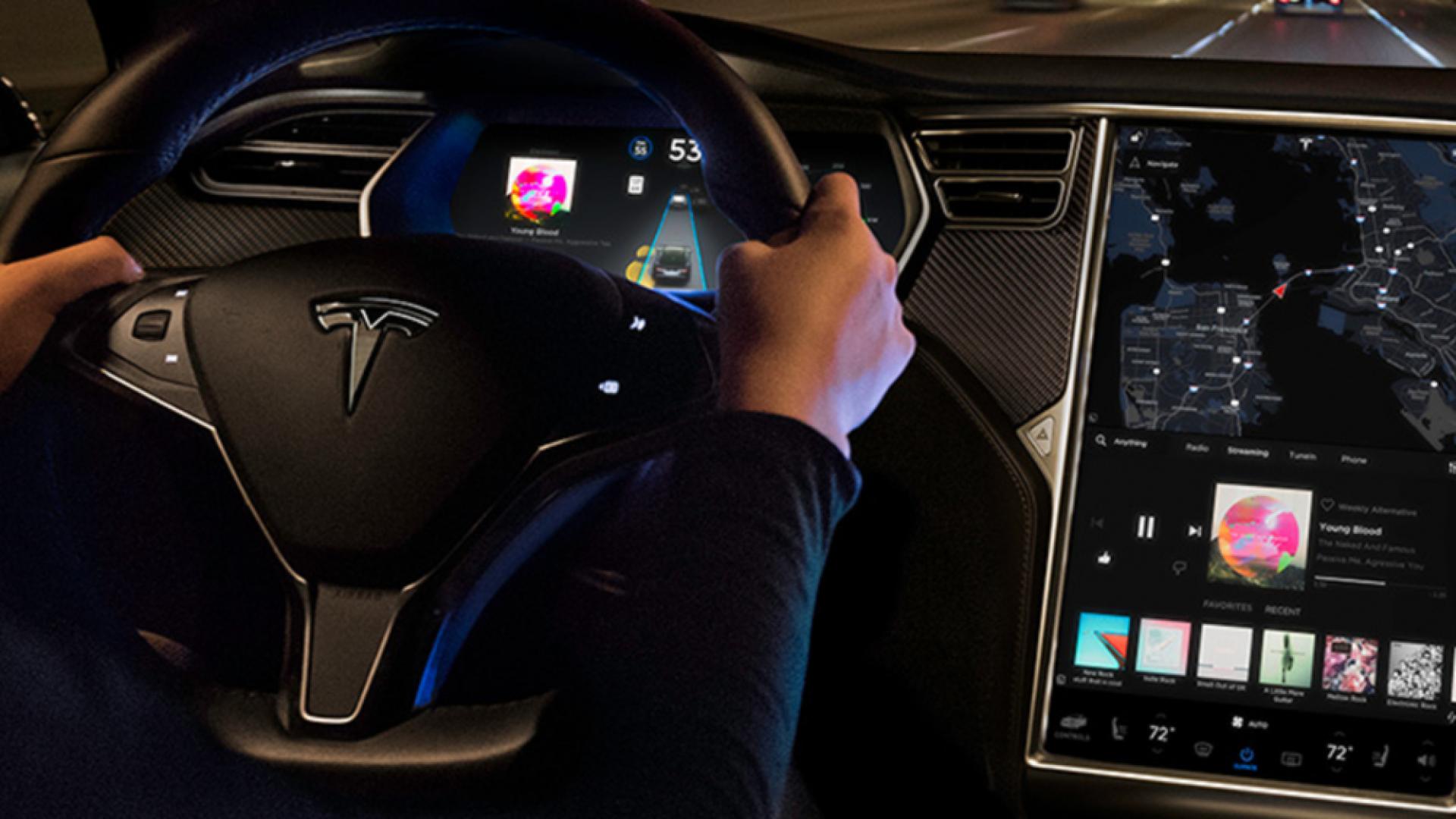 За част от секундата: Автопилотът на "Тесла" спасява колата от страшна катастрофа (ВИДЕО)