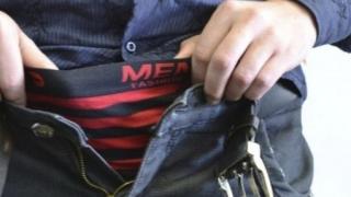 Извратен шофьор спря колата до хубава пловдивчанка и започна да се самозадоволява