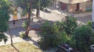 Гръм и трясък: Бургас на косъм от страшна трагедия тази заран