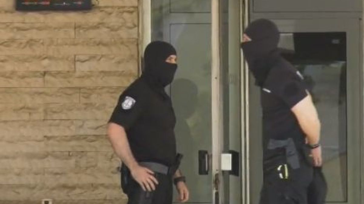 Това табло с некролози шокира „Лагера“! В основата е ченгето-пласьор на дрога (СНИМКИ/ВИДЕО)