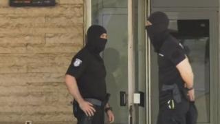 Това табло с некролози шокира „Лагера“! В основата е ченгето-пласьор на дрога (СНИМКИ/ВИДЕО)