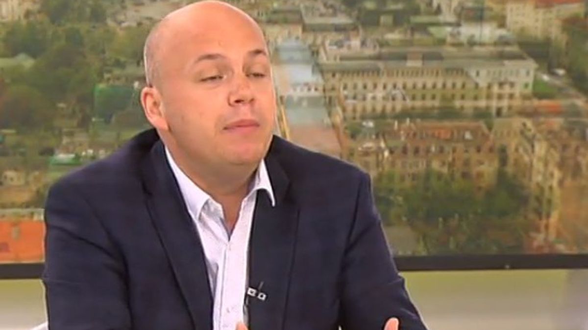 Сашо Симов подпали заради Жаблянов, с отстраняването се слага край на...