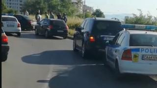 Извънредно и първо в БЛИЦ: Зверско меле в София! Зрелищни КАДРИ