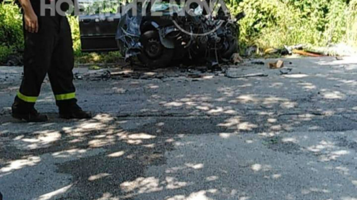 Ужасяващи СНИМКИ от касапницата между кола и автобус с ученици, оплискала с кръв Тетевенско 
