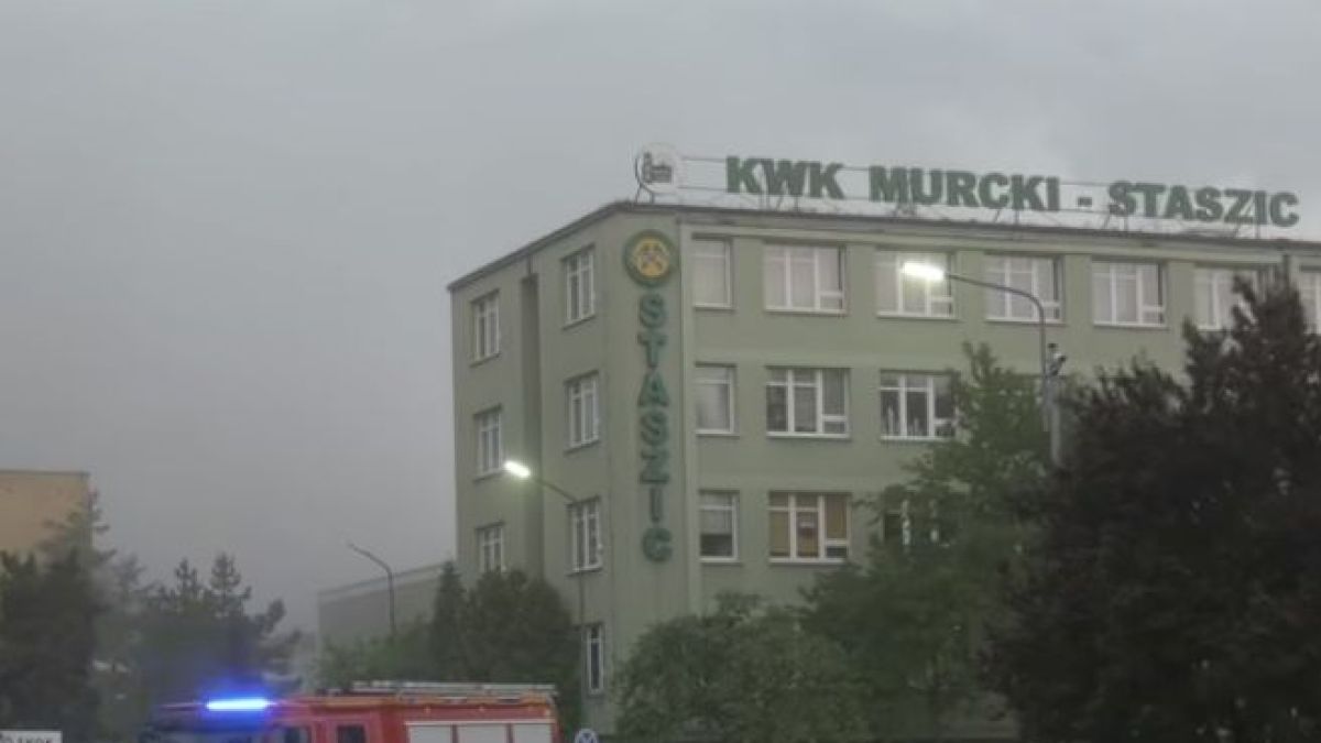 Земетресение уби миньори (ВИДЕО)