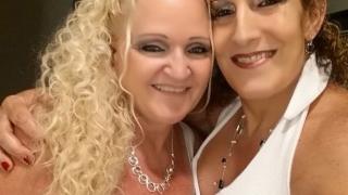 Джендър извращение: Съпруг и съпруга се венчаха повторно, но като две жени... (СНИМКИ)