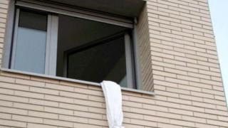 Жена загина, опитвайки се да избяга по вързани чаршафи