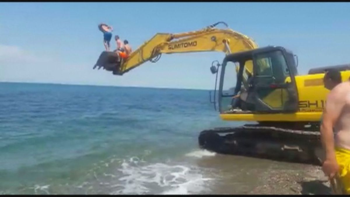 Запечатаха на ВИДЕО неочаквана плажна атракция в Турция