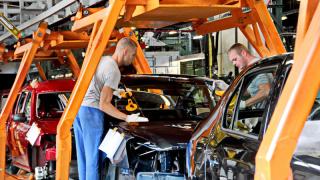 Какво става? АВТОВАЗ спря да прави автомобили до второ нареждане