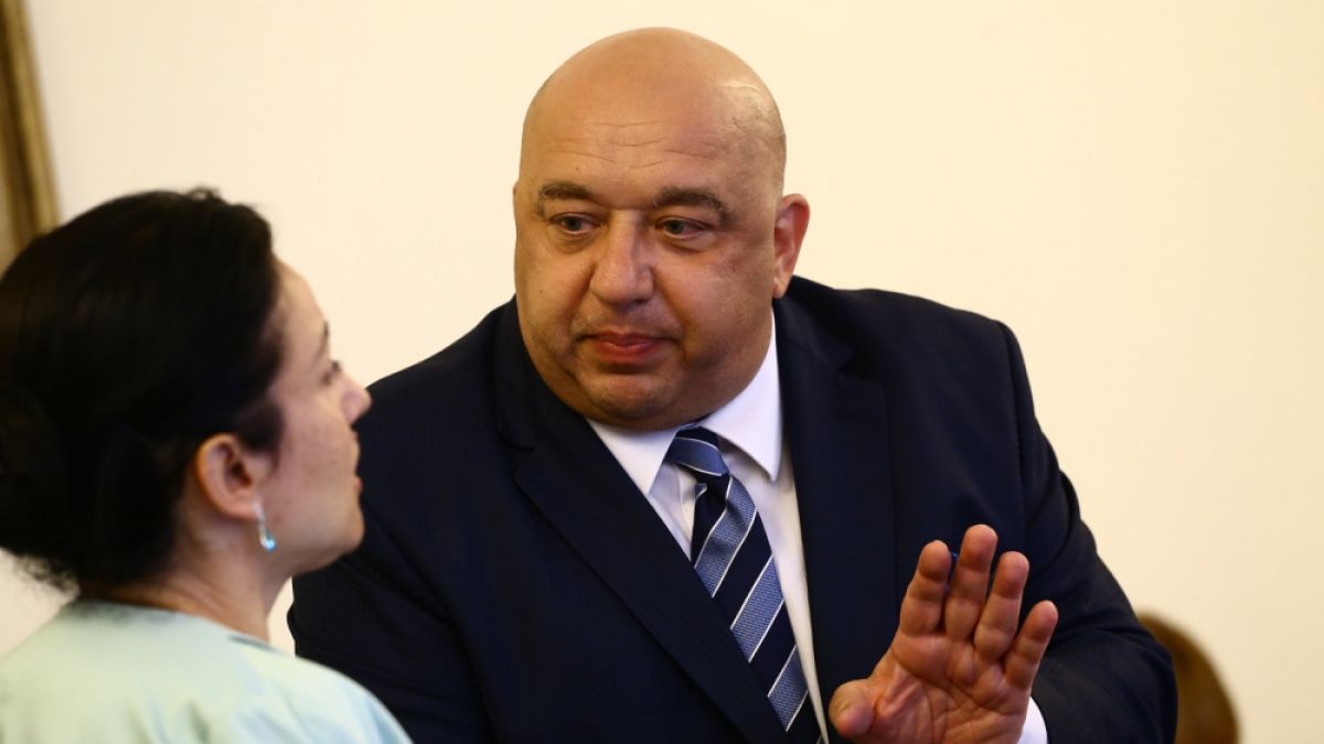 Красен Кралев сравни Петков с Жан Виденов и заговори за сгромолясване