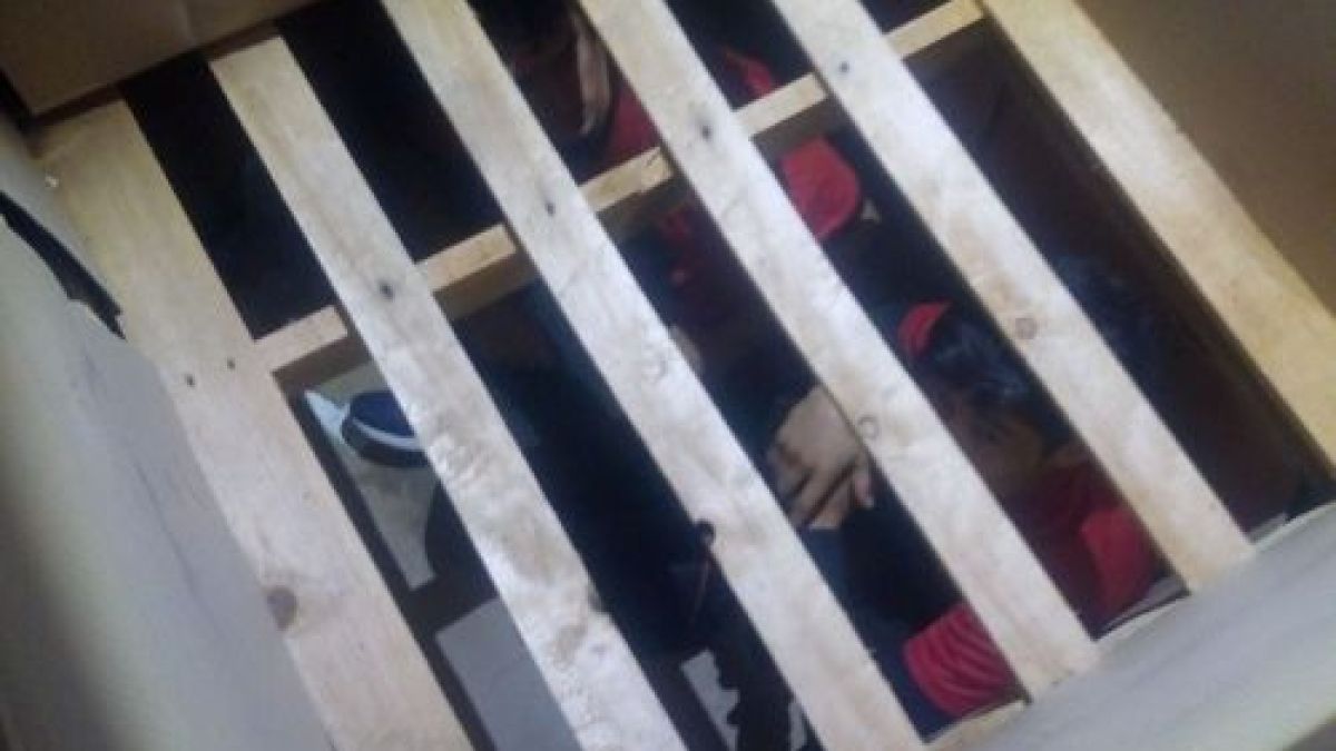 Митничари спряхa за проверка поляк на "Кулата", не повярваха какво виждат очите им (СНИМКИ)