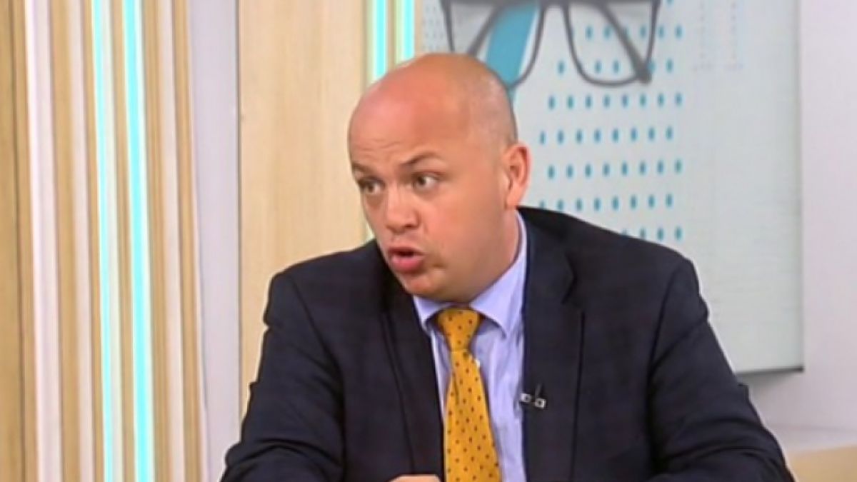Симов пак настръхна заради ГЕРБ и пари