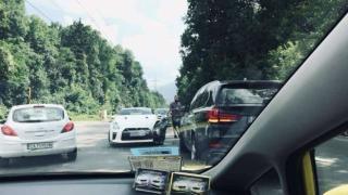 Ново меле в София! Натресоха се БМВ и Nissan GTR (СНИМКИ)