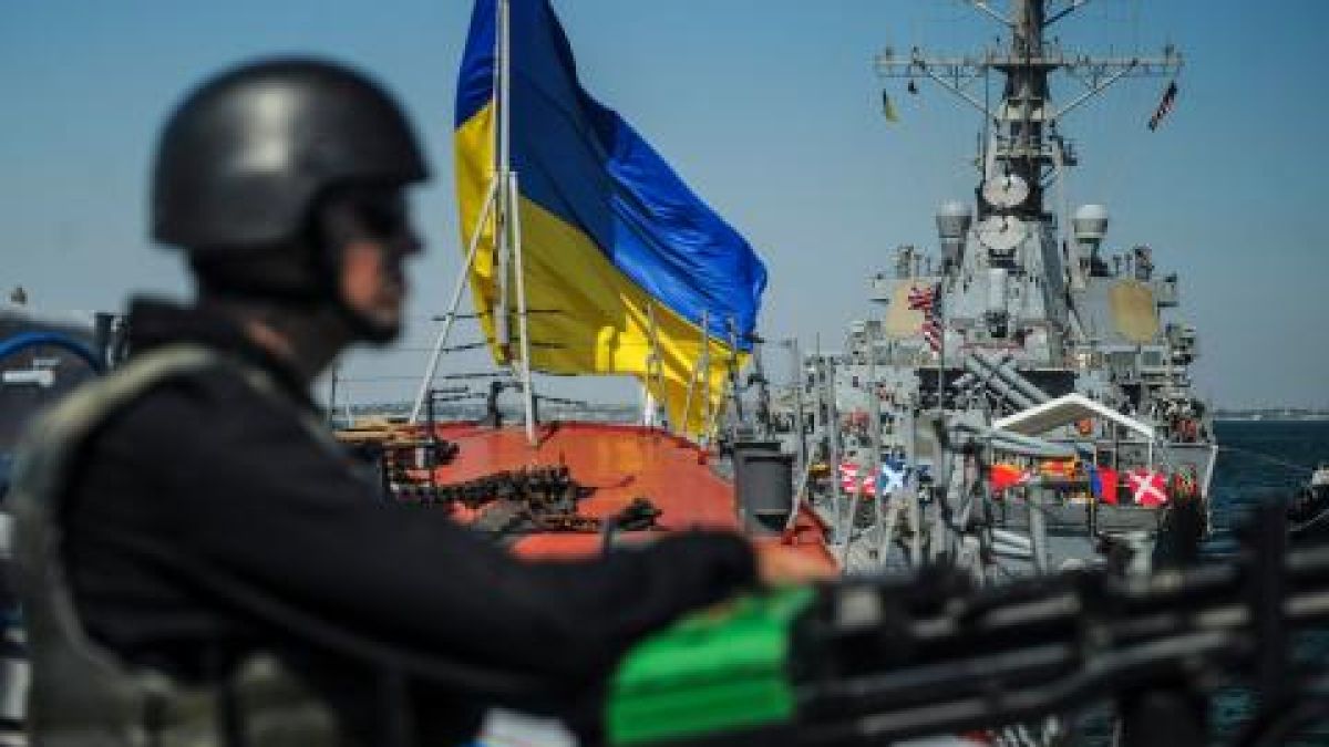 НАТО и Русия се сблъскаха в Черно море с едновременни големи военни маневри (ВИДЕО)