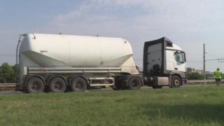Улична шахта проби резервоара на цистерна с газ в Русе