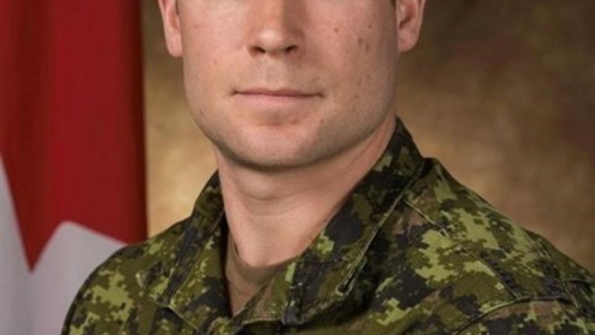 Нови шокиращи разкрития за канадския рейнджър, загинал при скок с парашут в България
