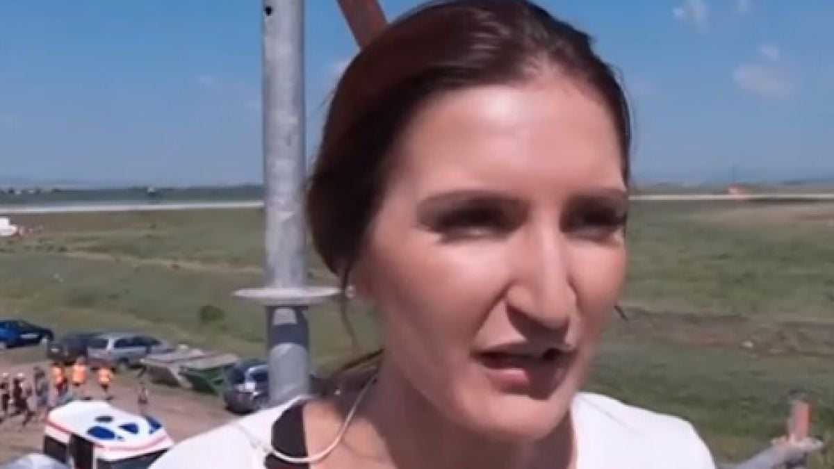 Шокиращи КАДРИ! Журналистка на Нова тв не издържа и се метна в ефир от 8 м височина!