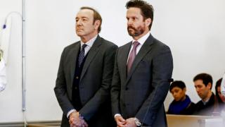 Кевин Спейси отговаря пред "Скотланд Ярд" за шест сексуални престъпления 