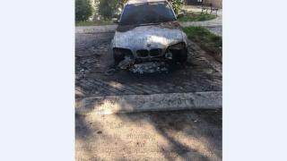 Палеж изпепели БМВ на катаджия пред очите му