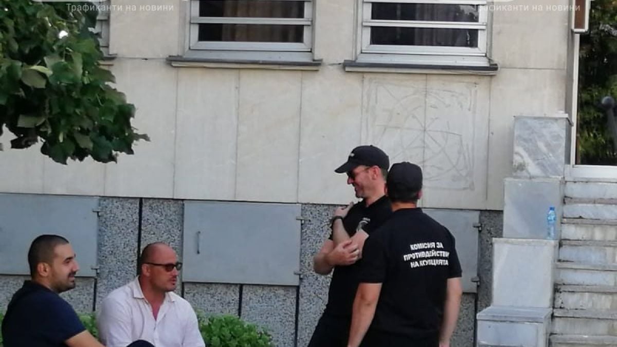 Закопчаната севлиевска митничарка забъркана в далавера с циганския бос Лекето (СНИМКИ)