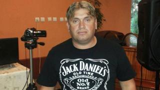 Изплуваха любопитни подробности от миналото на закопчания диджей 