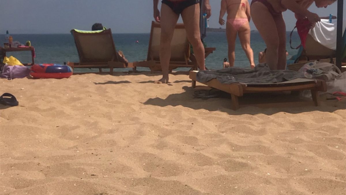 Фотобомба в БЛИЦ разкри какви ги върши полуголият Жаблянов