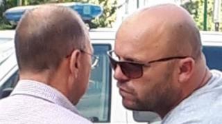 "Зелената империя" на Хавальов пласирала с мейли и куриер