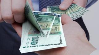 Направо не е за вярване колко души изплащат кредити у нас
