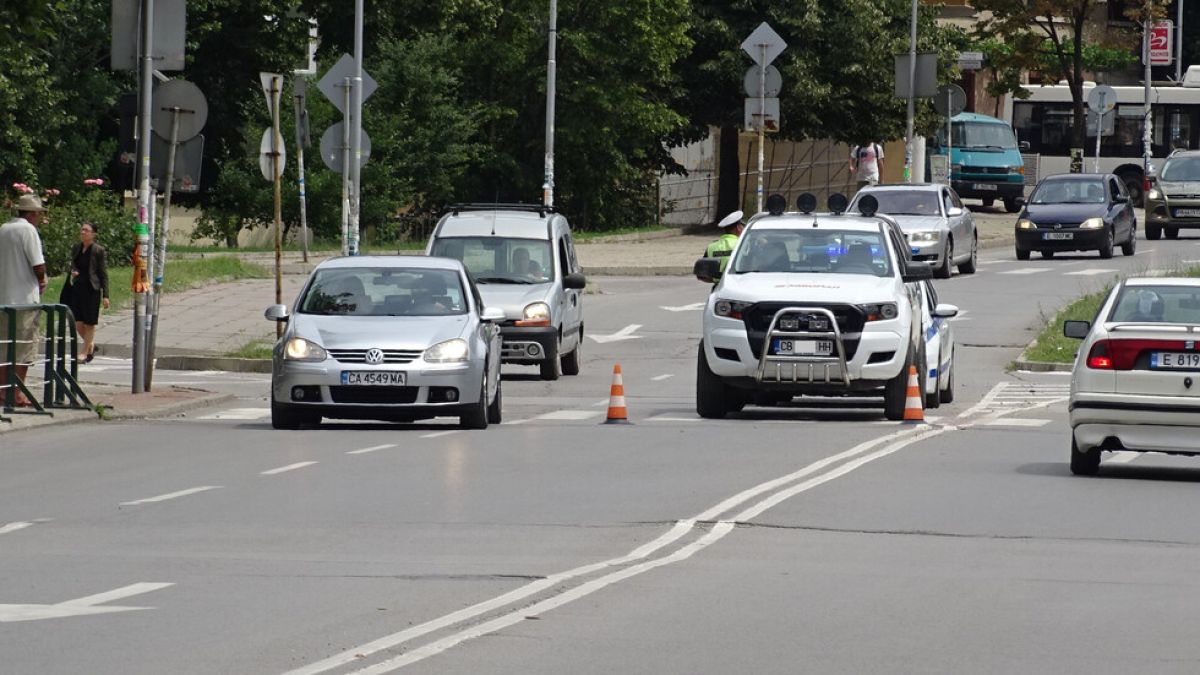 Огромен джип блъсна дете на пешеходна пътека 