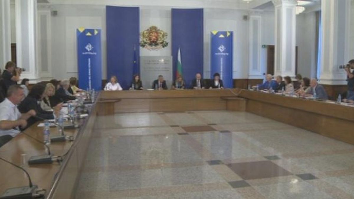 Тристранката отхвърли идеята за 10 заплати за второ и трето дете и повишаването на пенсиите по нова формула