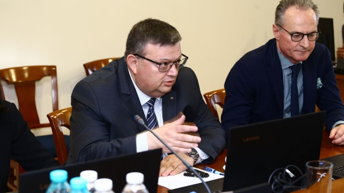 Изслушват Цацаров за шеф на КПКОНПИ