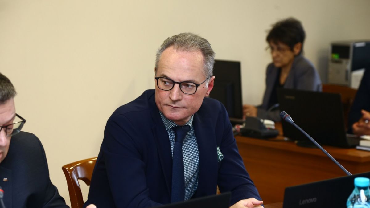 Член на ВСС разнищи Лозан Панов: Той е с поведение на беглец, престижът на съдебната власт е уронен