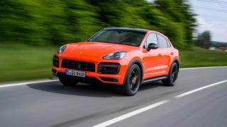 Вижте как кросоувърът Porsche Cayenne Coupe ускорява до 300 км/ч (ВИДЕО)