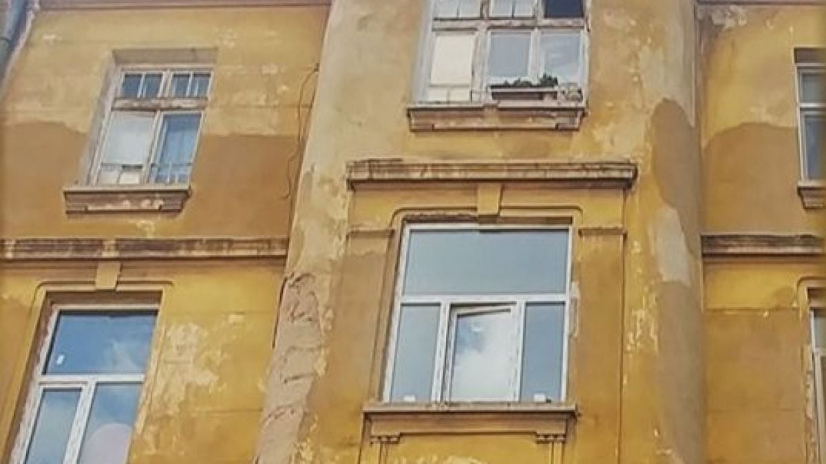Спасяват 65 сгради паметници на културата в София