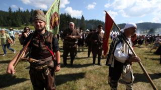 Пловдивчанин отиде на събора на Рожен въоръжен до зъби