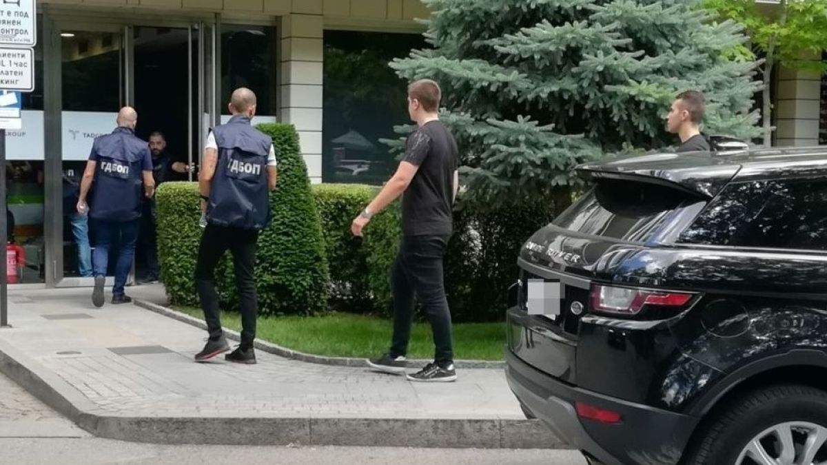 Извънредно! Антимафиоти влязоха във фирмата на Кристиян Бойков