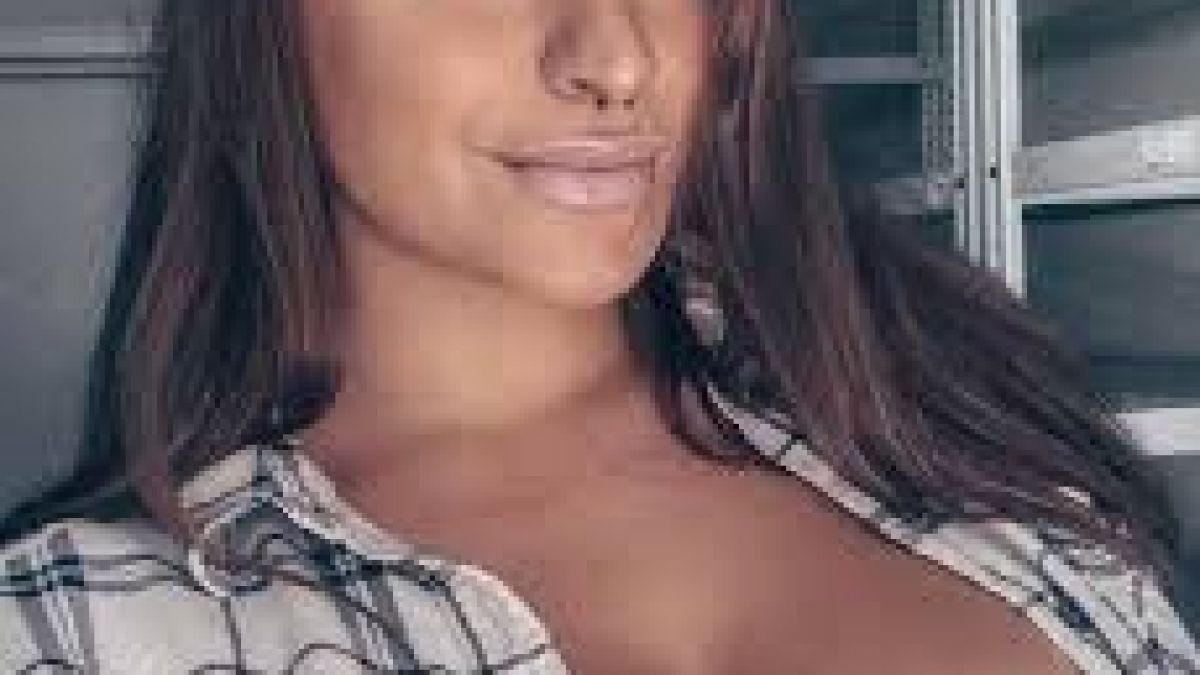Тази млада рускиня шашардиса всички с тялото си и взриви мрежата