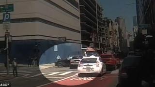 Жена не успя да спаси съпруга си от разбесняла се тесла ВИДЕО