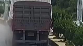Шок: Гума се спука в лицето на шофьор ВИДЕО