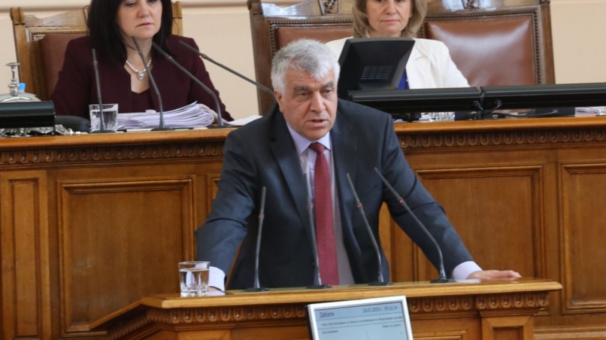 Люта полемика за F-16 в парламента, БСП зададе скандален въпрос 