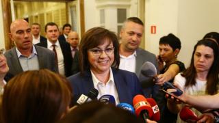 Нинова с уникално предложение към правителството за личните документи след атака срещу НАП