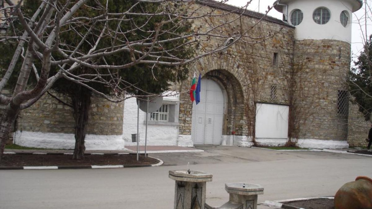 Страховит бандит се покая, но след това направи големи зулуми 