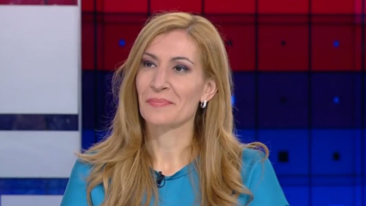 Министър Ангелкова обясни на какво се дължи спадът на туристи на Черноморието