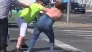 Таксиджия наби жена, защото нямал дребни (ВИДЕО)